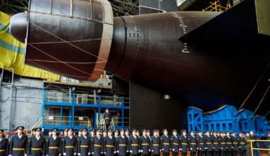 12 POSEIDONIT PARDAL ⟩ Venemaa lasi vette uue tuumaallveelaeva Habarovsk