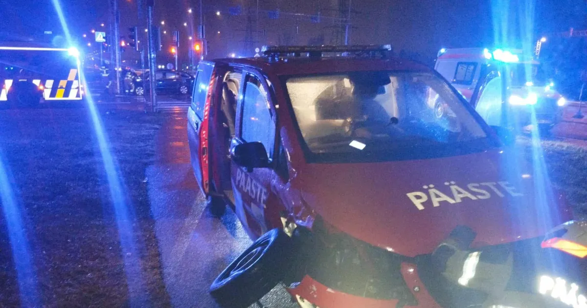 Päästeauto sõitis ette peateel liikunud sõidukile