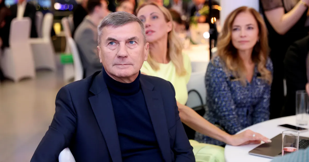 Ansip paberarmeest ning jõukohasest riigikaitsest: toonased kaitsekulud olid optimaalsed