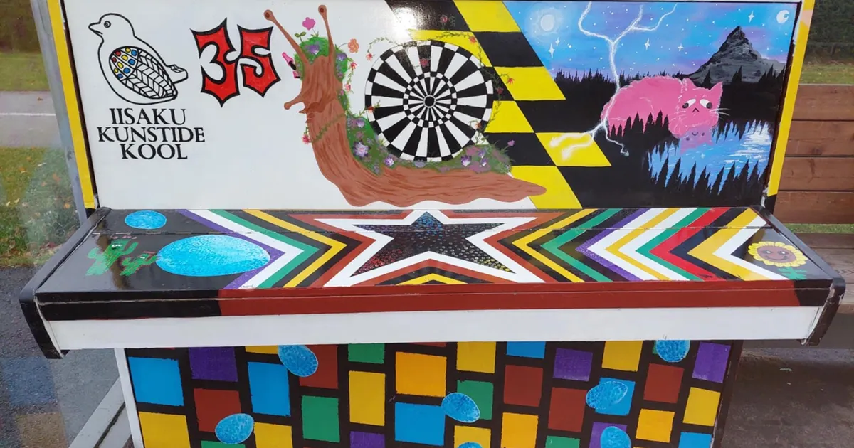 Iisaku bussipeatuse klaveri aeg sai otsa