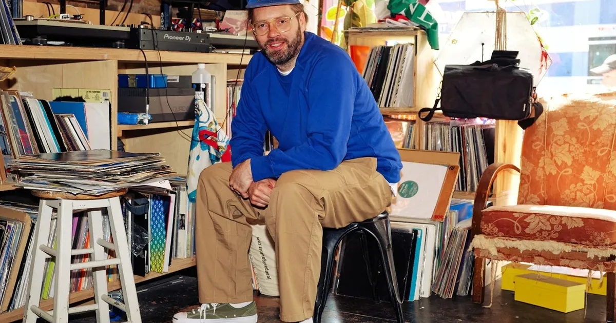 Londoni raadiokangelane Charlie Bones teeb sel nädalal Eestist saateid