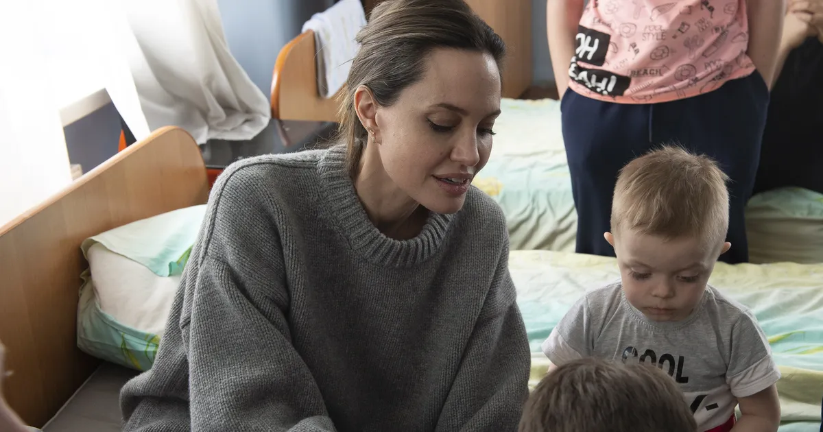 Angelina Jolie külastas Hersoni linna Ukrainas