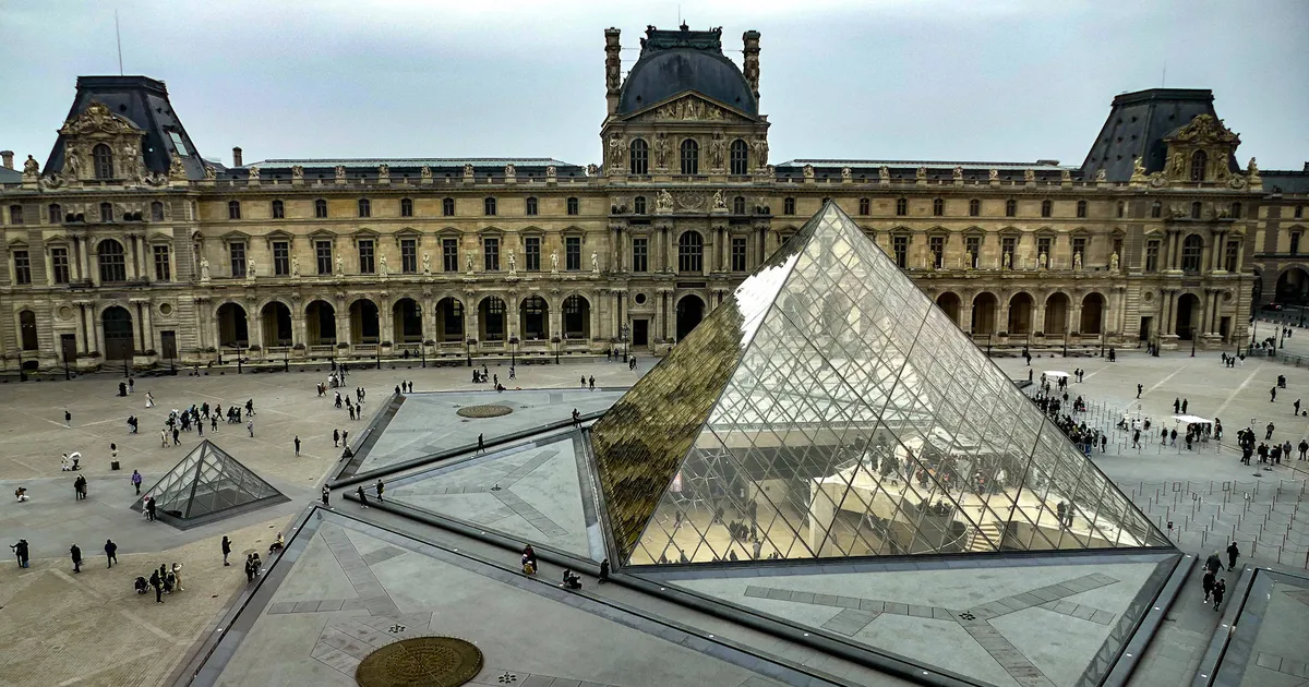 USKUMATU ⟩ Louvre’i röövi uurimine paljastas turvasüsteemi parooli, mis häbistas kogu riiki - Elu24