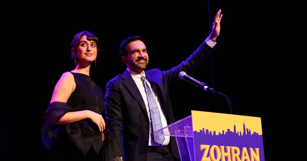 Värske ja nooruslik võimupaar? New Yorgi linnapeaks valitu kõrval seisab andekas naine