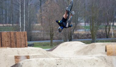 GALERII JA VIDEO ⟩ Trikiratturid ehitasid Supilinna Baltimaade unikaalseima rattapargi