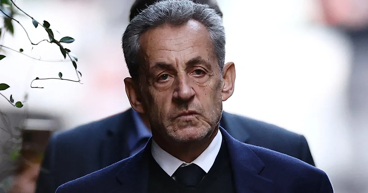 PARANOIA KUUBIS ⟩ Vanglatoitu pelgav Sarkozy on seni söönud vaid üht