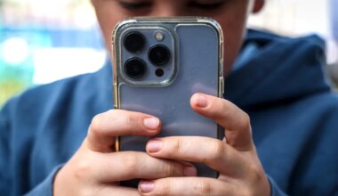 Taani keelab alla 15-aastastele lastele sotsiaalmeedia kasutamise