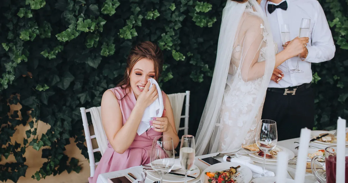 Naine lubas õe pulmapilte töödelda, kuid tegi pärast midagi uskumatut