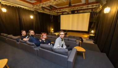 Elektriteater hellitab kinolisi uues saalis pehme mööbliga