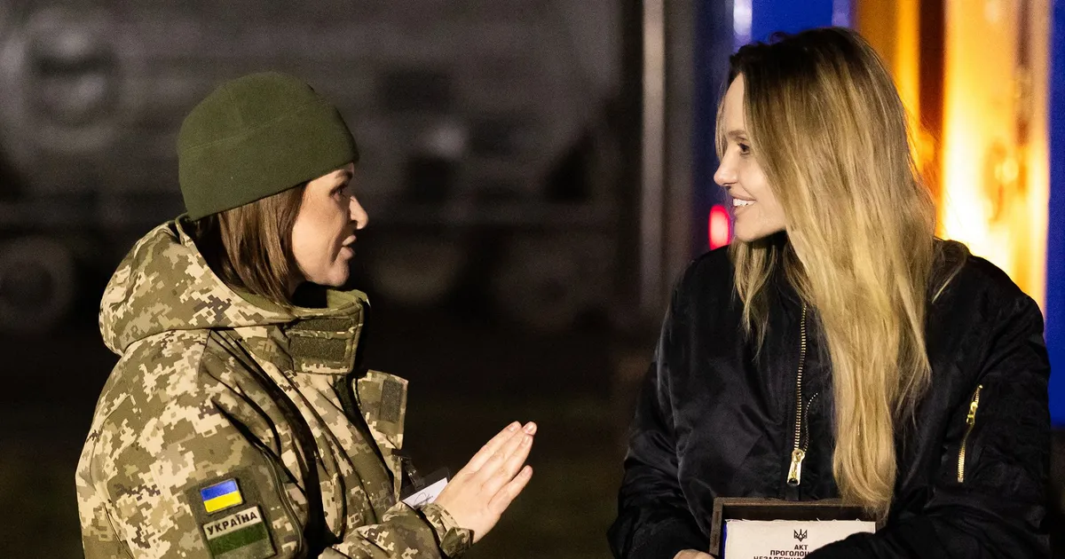 Venelased lennutasid drooni Ukrainat külastanud Angelina Jolie kohal