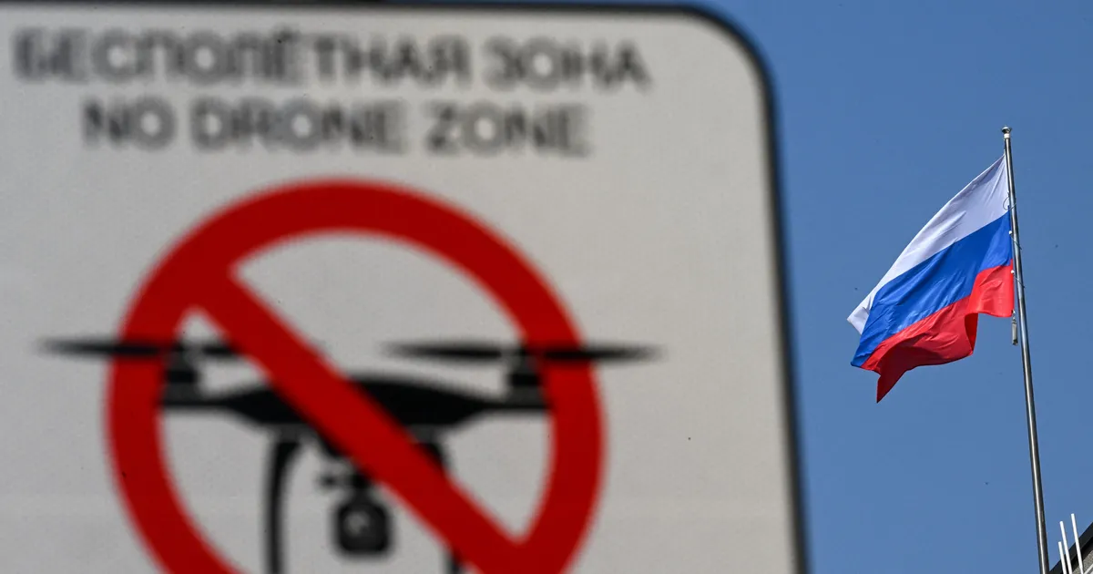 Droon heitis värvi Vene kaubandusesinduse villale Rootsis