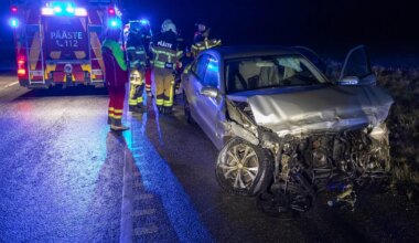 FOTOD ⟩ Tallinn-Tartu maanteel juhtus ööpimeduses avarii