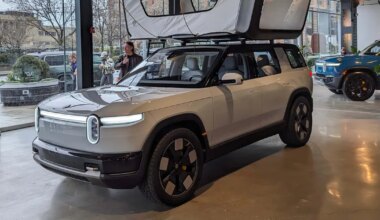 Riviani uus särtsumaastur on talutava hinnaga ja suudab kodu vooluga varustada