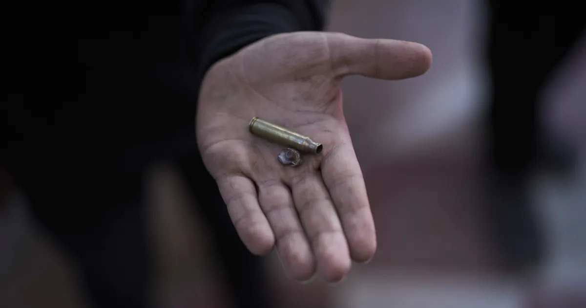 Kriminalistid leidsid nutika nipi, kuidas tulistatud kuulidelt sõrmejälgi leida