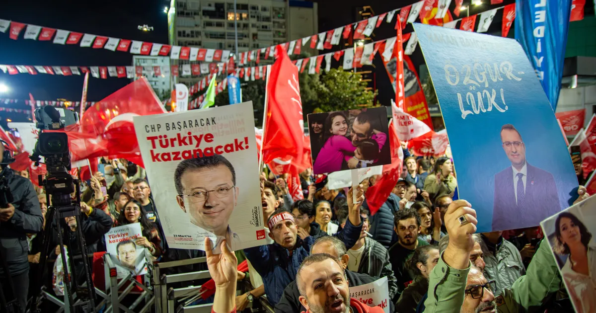 Erdoğani-kriitikust Istanbuli linnapead võib oodata sajandeid vangistust