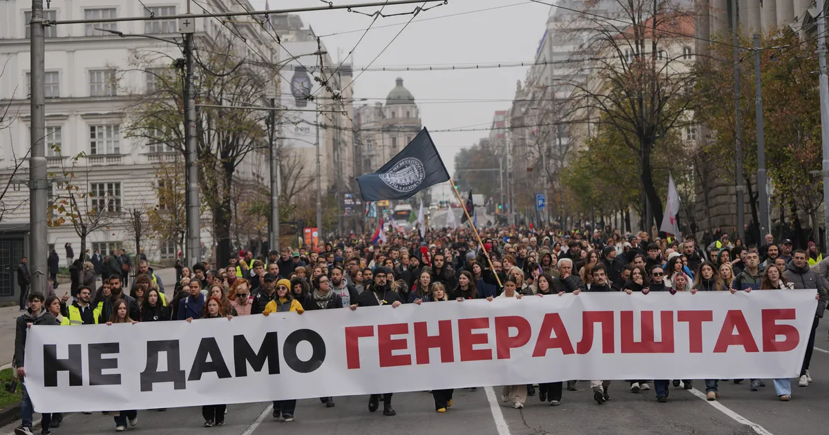 Sajad inimesed avaldasid Belgradis meelt Turmpi väimehe projekti vastu - Maailm - Postimees.ee