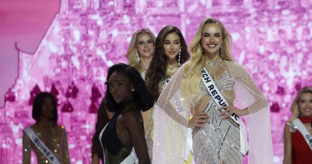 VIDEO ⟩ Miss Universumi korraldaja puhkes pärast alatut skandaali nutma: «Ma olen kõigest inimene...»