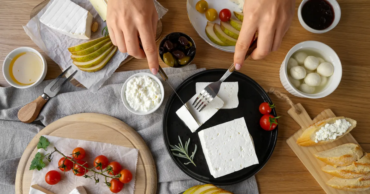 TEADLASED HOIATAVAD ⟩ Eestis populaarsetes juustudes võib varitseda ohtlik viirus