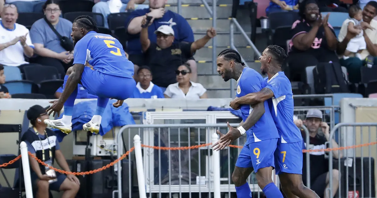 Hollandile kuuluv 160 000 elanikuga saar on ühe viigi kaugusel jalgpalli MMist!