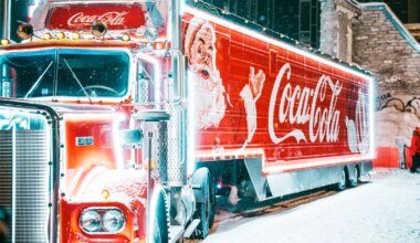 KOLM AASTAT JÄRJEST ⟩ Legendaarne Coca-Cola jõulukaravan tuleb taas