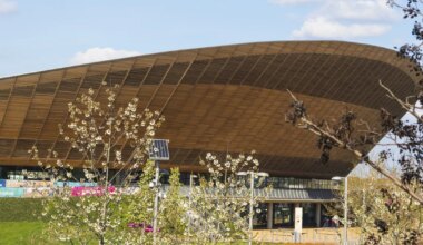 NALJA KUI PALJU ⟩ Londoni olümpiavelodroom hakkas ilutulestiku järel pussutama