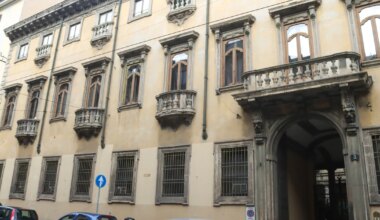 Kohalikud kõnnivad kaarega mööda! Tagasihoidliku fassaadiga Milano maja seinte vahel toimunu hirmutab tänaseni