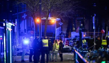 Stockholmis sõitis buss peatuses oodanud rahva sekka, mitu inimest hukkus - Maailm - Postimees.ee