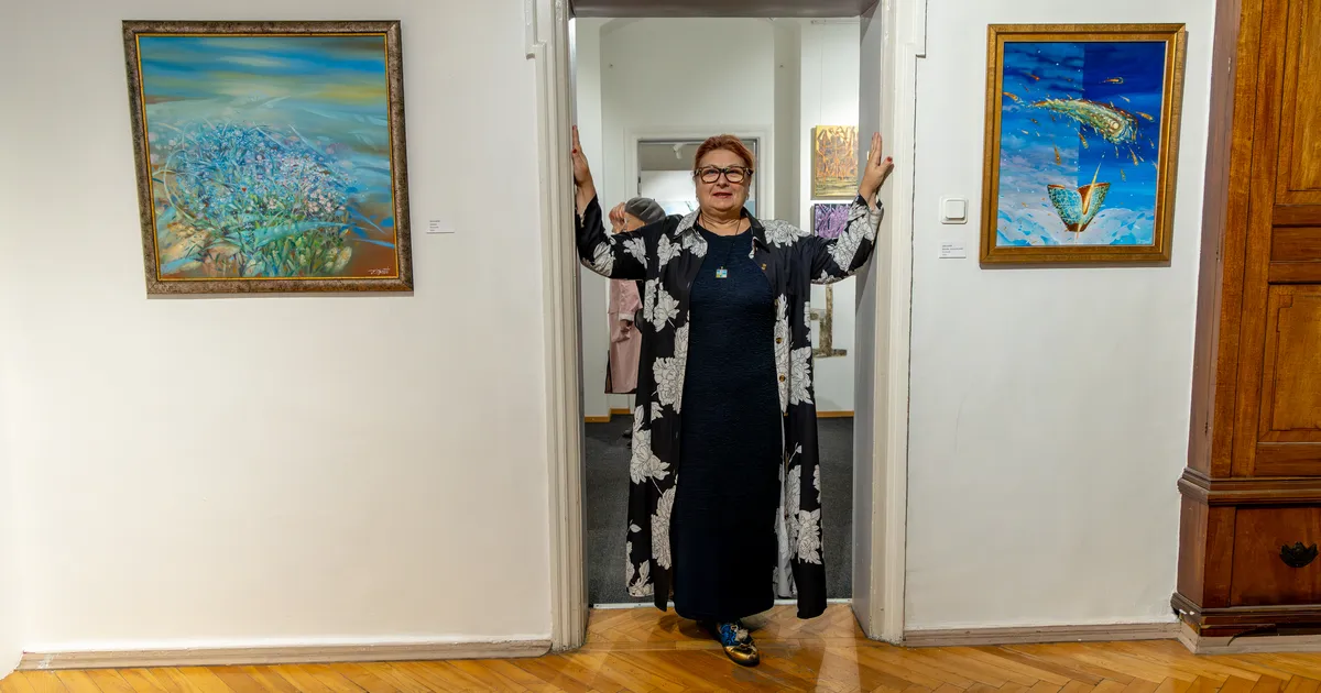 GALERII ⟩ Kohaliku kunstikogukonna uuem looming jõudis aastanäitusele