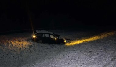 PIMEDUS JA LIBEDUS ⟩ Tallinna-Tartu maanteel põrutas auto kraavi - Järva Teataja