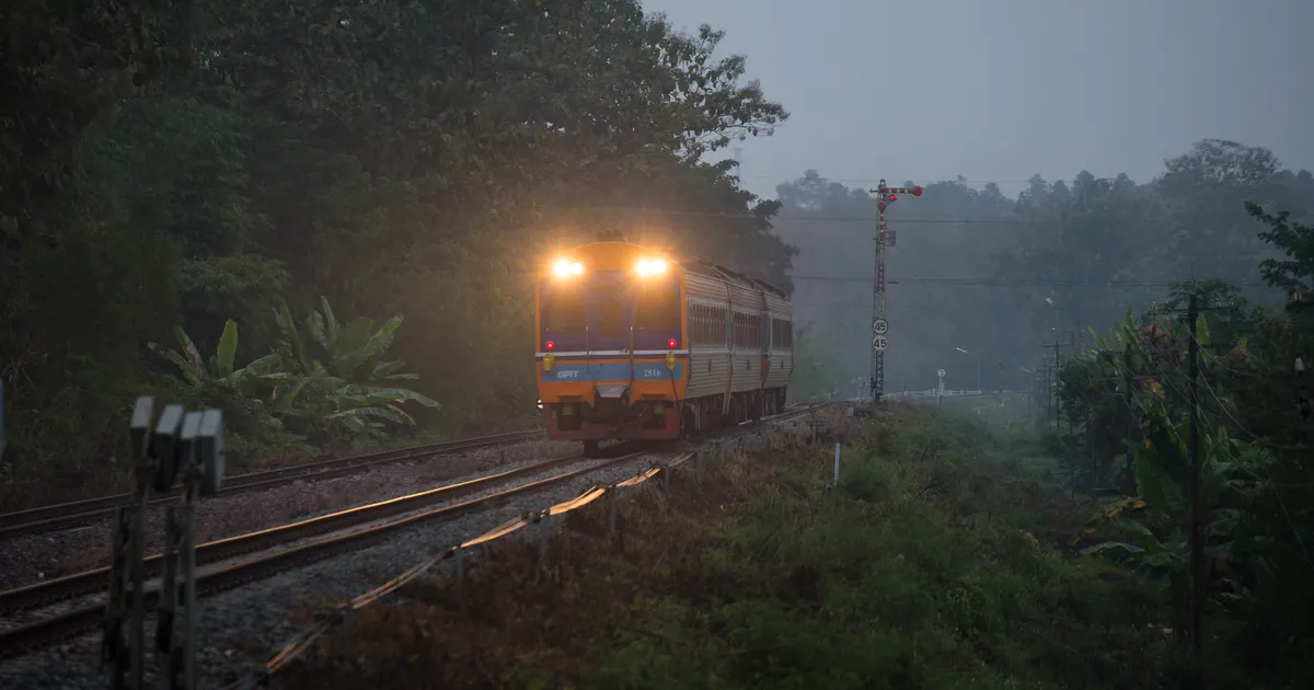 SEIKLUS ⟩ Kuidas öörongiga Bangkokist Chiang Maisse sõita
