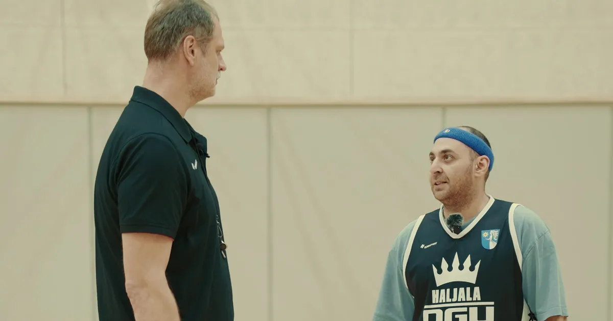 VIDEO ⟩ Koomik Tigran surus kavalusega palli korvi ja teenis Martin Müürsepa käest suure rahasumma