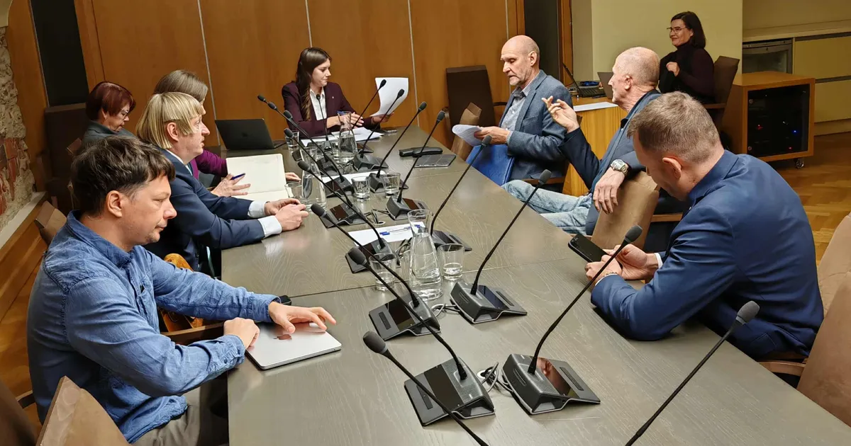 FOTOD ⟩ Korruptsioonikomisjon jätkab Läänemetsa ja keeletoimetaja raha-asjade uurimist