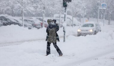 FOTOD JA VIDEO ⟩ Ilmataat puistab Rakverre lund nagu kotist - Virumaa Teataja