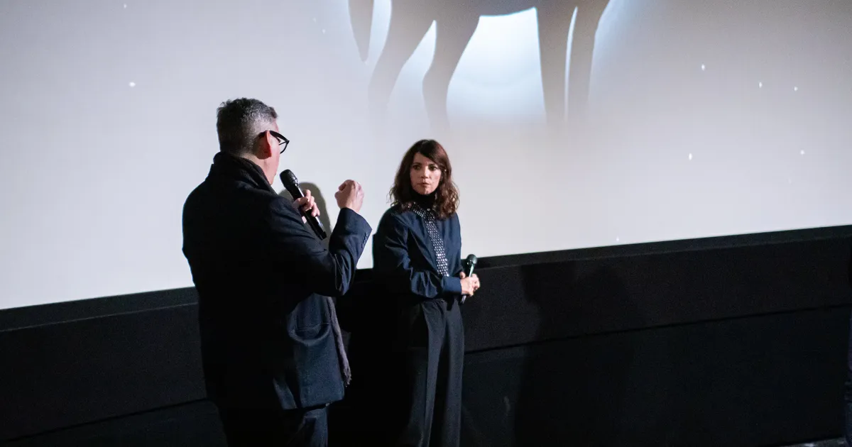 kuidas saab keegi nii inetult käituda, kui staar Maribel Verdú on saalis?