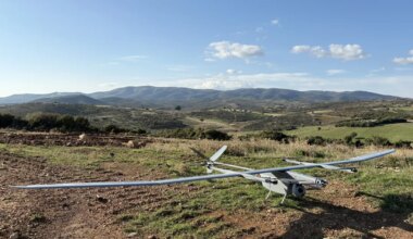 esmakordselt lasti laserjuhitav rakett mehitamata platvormilt