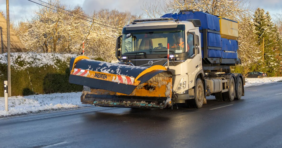Esimest lund sõitsid lükkama kodumaakonda tagasi jõudnud teehooldusfirma sahad