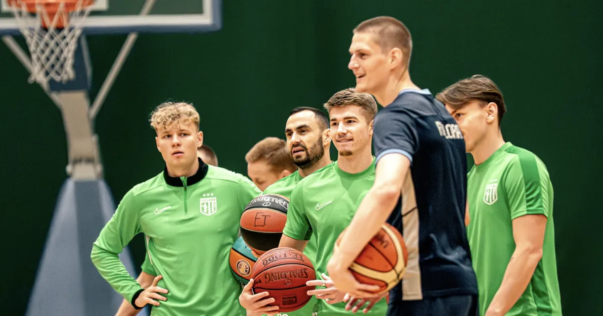 FOTOD ⟩ Andres Sõber jagas Flora jalgpalluritele näpunäiteid