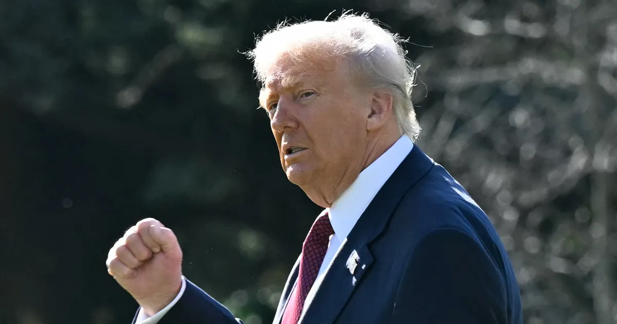 Trump allkirjastas Epsteini toimikute avalikustamist nõudva eelnõu - Maailm - Postimees.ee