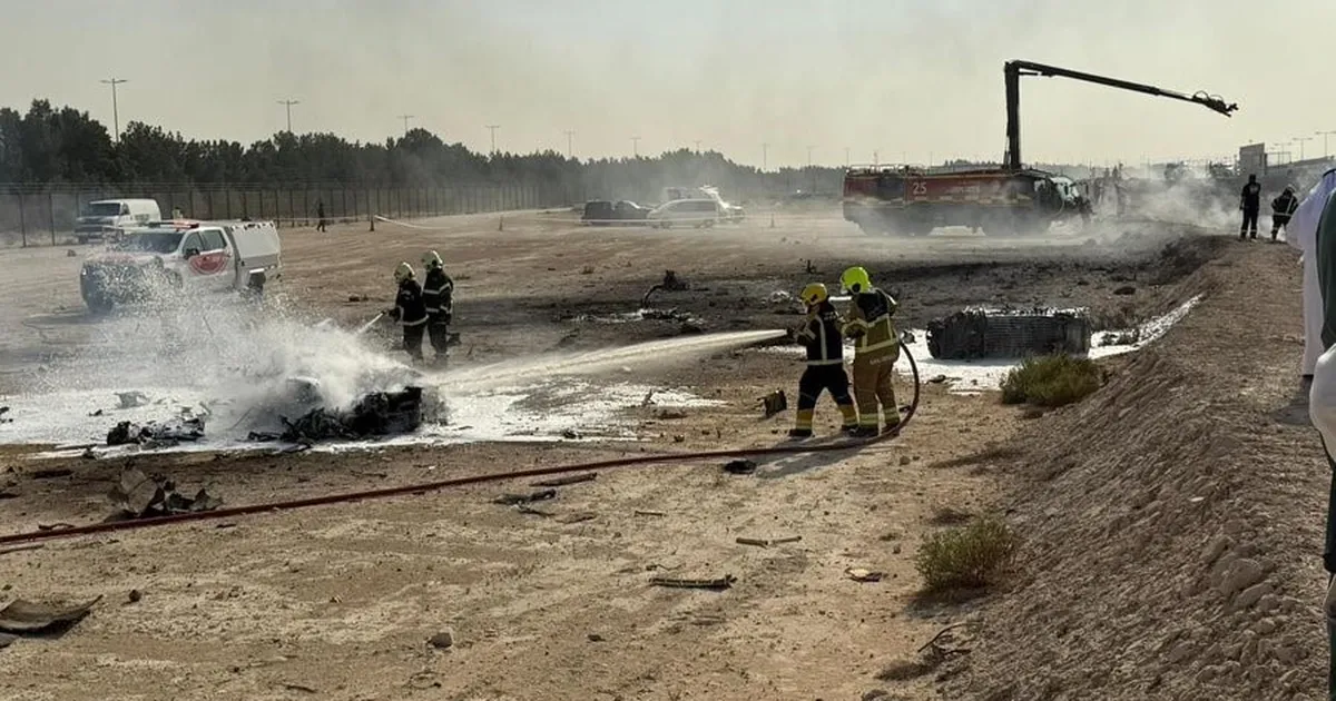 VIDEO ⟩ India hävitaja kukkus Dubai lennundusnäitusel alla