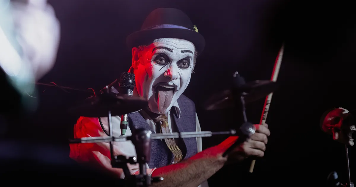 The Tiger Lillies laulis lunastusest, mida ei tule