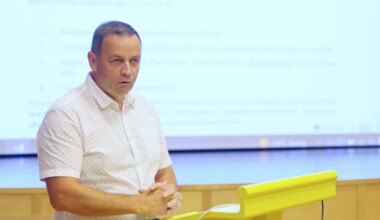 Kambja valda hakkab juhtima kolmikliit