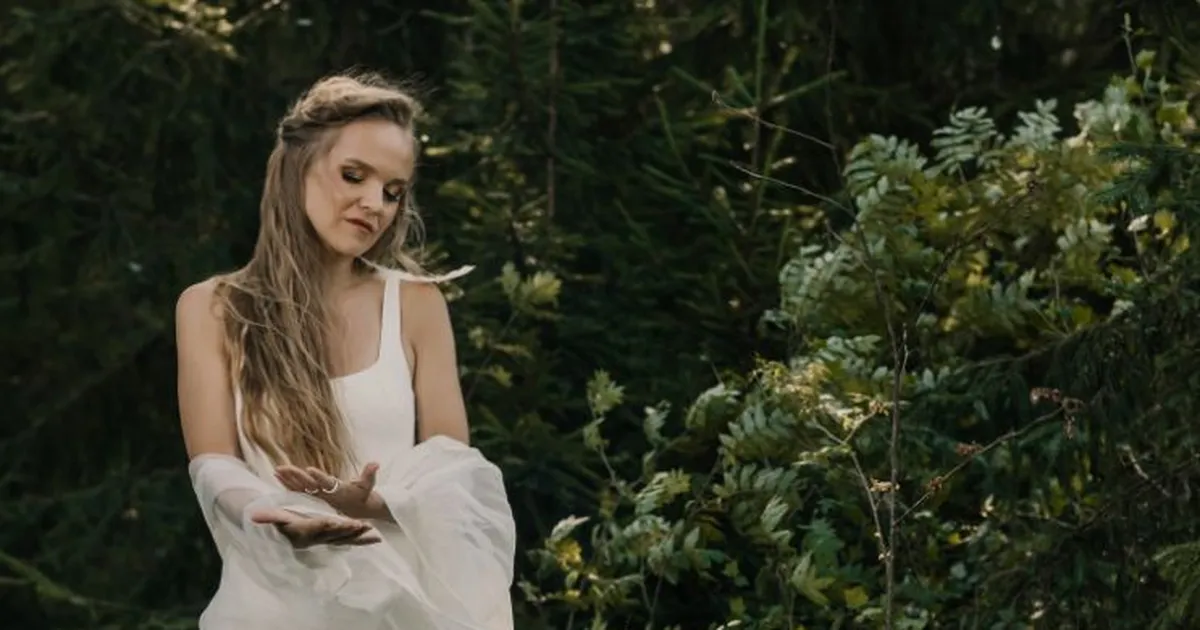 KUULA! ⟩ Kadri Voorand salvestas hingematvalt kaunilt John Lennoni kuulsaima laulu