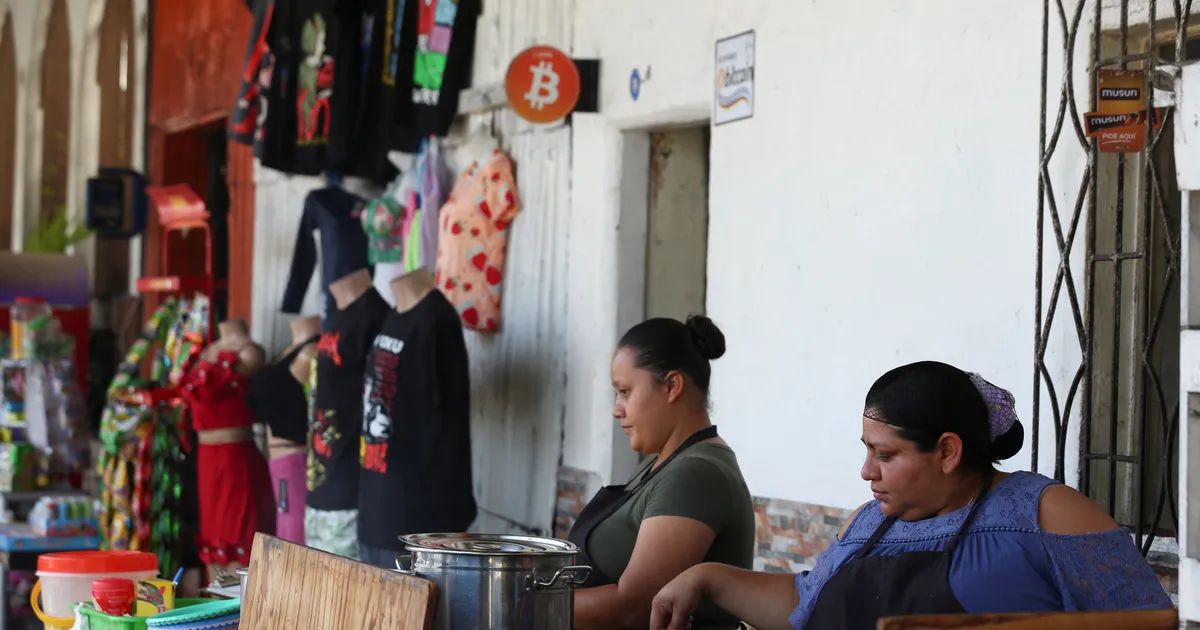 Bitcoin jätkab raputavat langust, ähvardades langeda alla 80 000 dollari