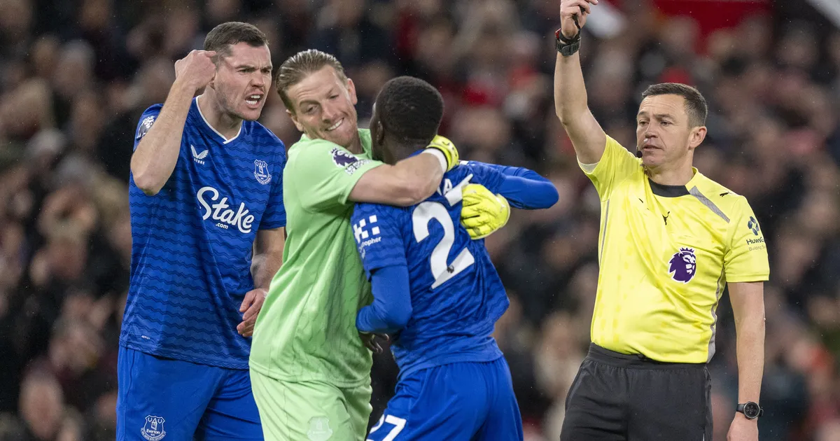 Everton teenis jabura punase kaardi, aga Man United sai ikkagi tappa ja püstitas antirekordi