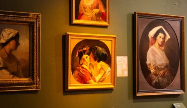 GALERII ⟩ Miks on Kumus mõned teosed valgustatud oranži valgusega?