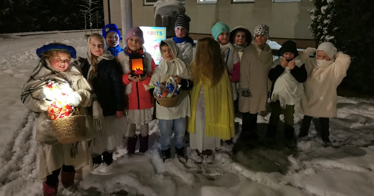 GALERII ⟩ Kadrilaupäev tõi laulud, mõistatused ja erilise meeleolu