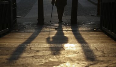 SEELIK JA HUULEPULK ⟩ Itaalia mees üritas end surnud emaks maskeerides pensioni välja petta