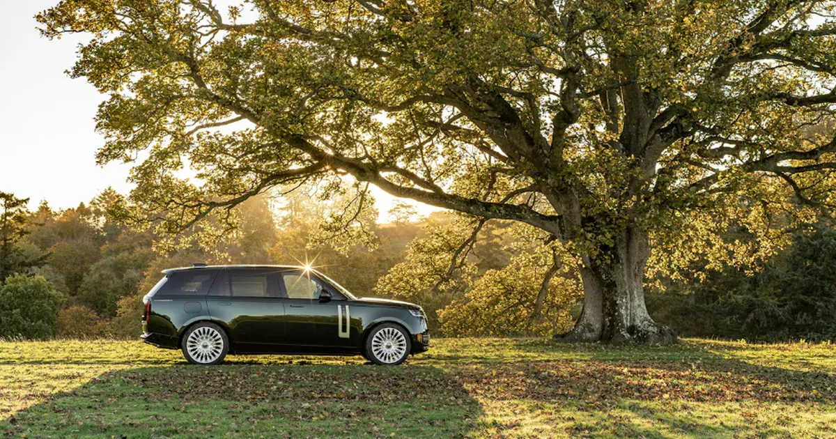 luksus, kus autojuhtimine, alkoholi joomine ja haavlipüssist tulistamine kohtuvad ühes autos