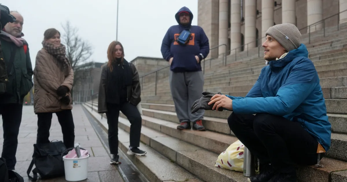 Soome klammerdub õnne krooni külge, majandusseisak süveneb