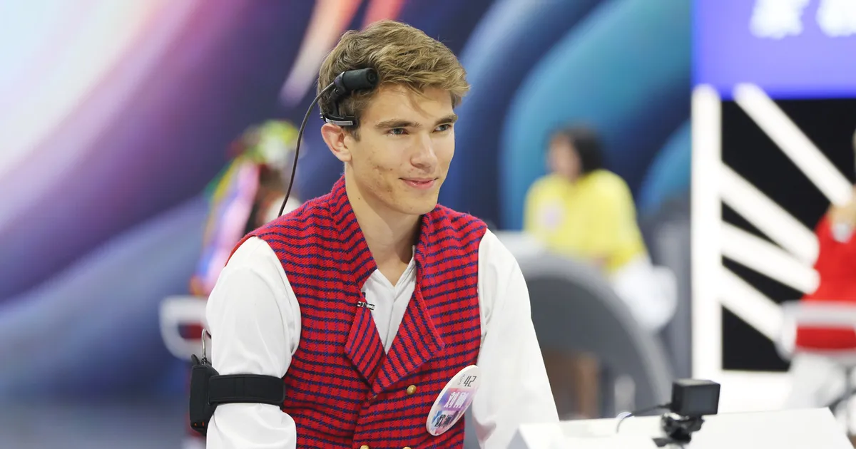 USKUMATU ELAMUS ⟩ Lugu Eesti mehest, kes sattus Hiinas talendisaate lavale